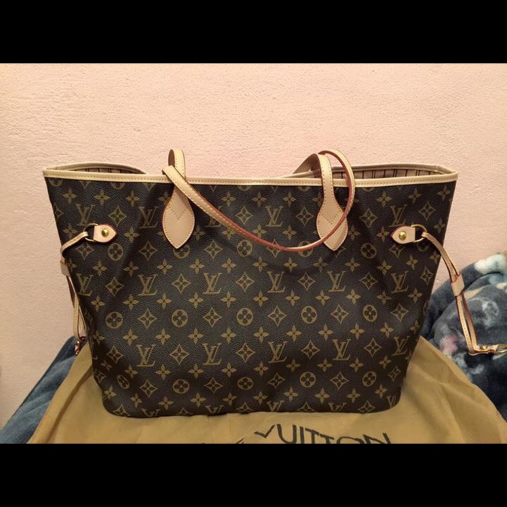 Black friday sale.. brown tote only $125